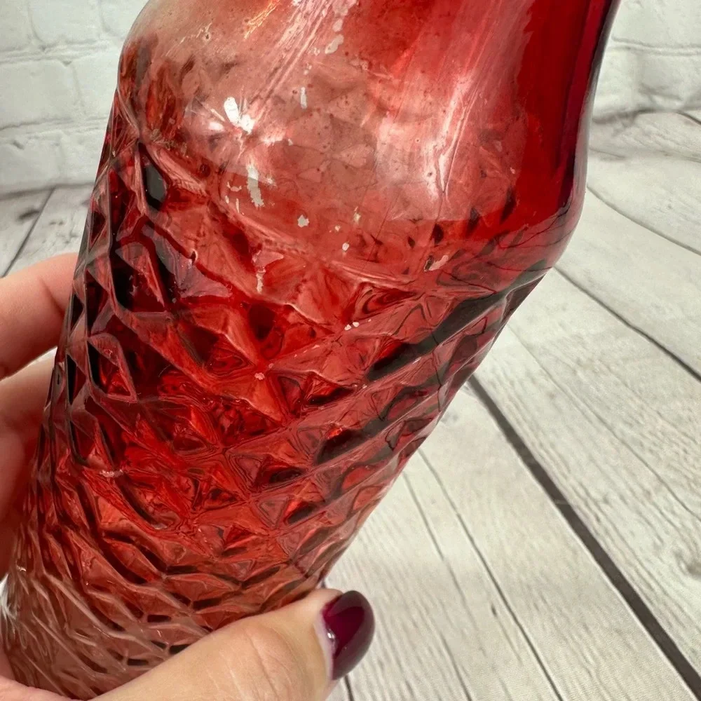 vintage DPS ENZO red quilted pattern Vase